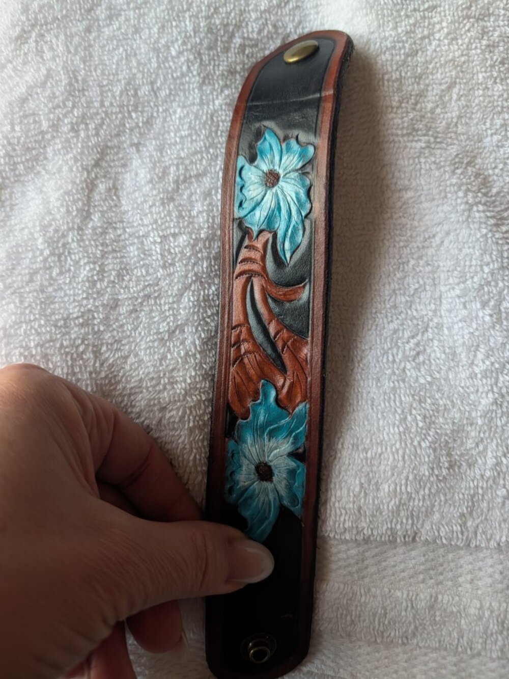 Hand Tooled Carved and Painted Leather Bracelet - Picture 2 of 8